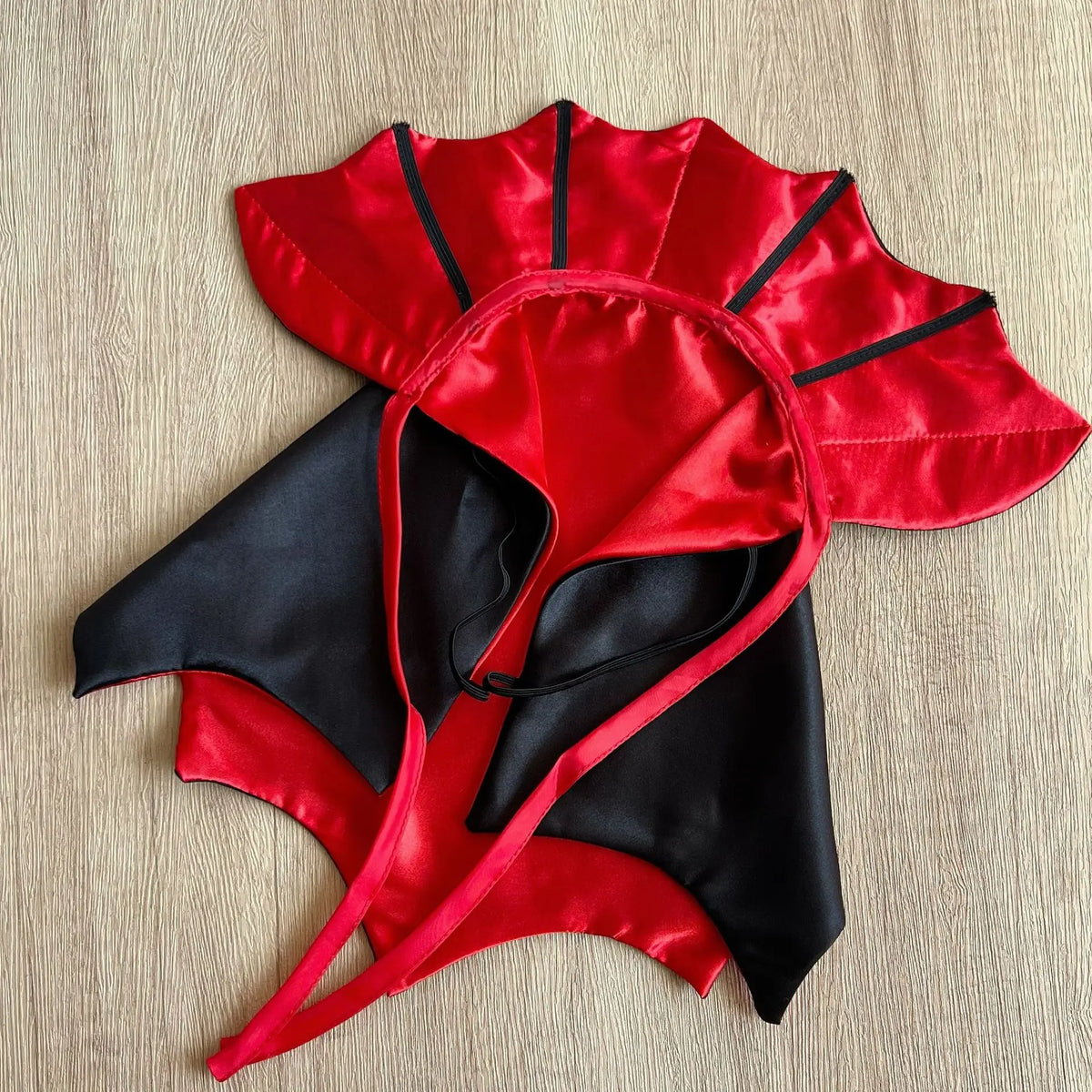 Adjustable Vampire Cloak Pet Costume – Cats & Small Dogs