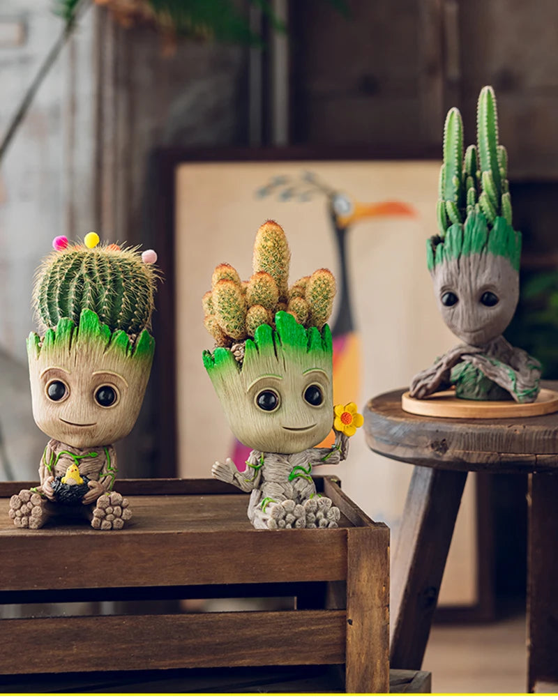 Tree Character Mini Figurine – Desk & Shelf Decor