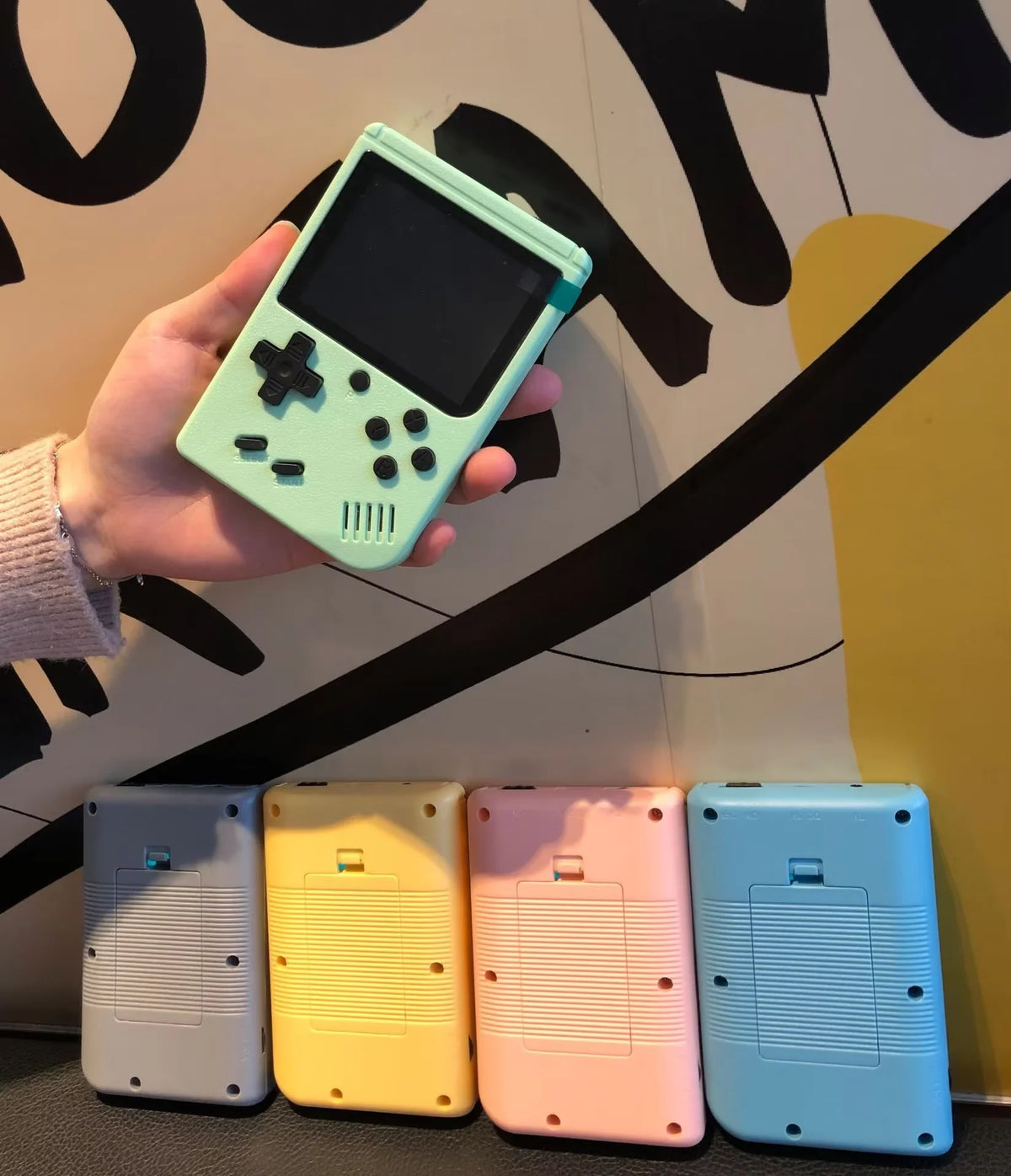 Mini Retro Handheld Game Console – 2.4" Screen, 400 Games